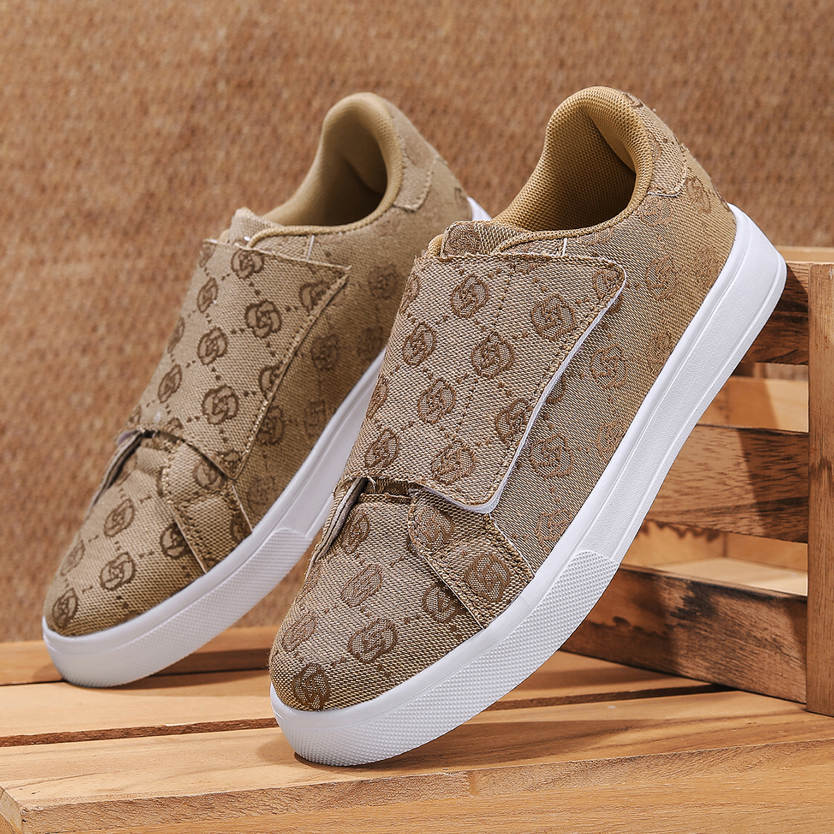 2026 New Men's Vintage Print V - огляд і ціна Men Shoes Velcro